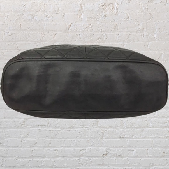 CHANEL Quilted Matelasse CC
Logo Lambskin Chain Shoulder Bag - Picture 10 of 12